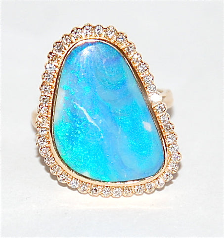 18kt Gold opal with diamond marque ring