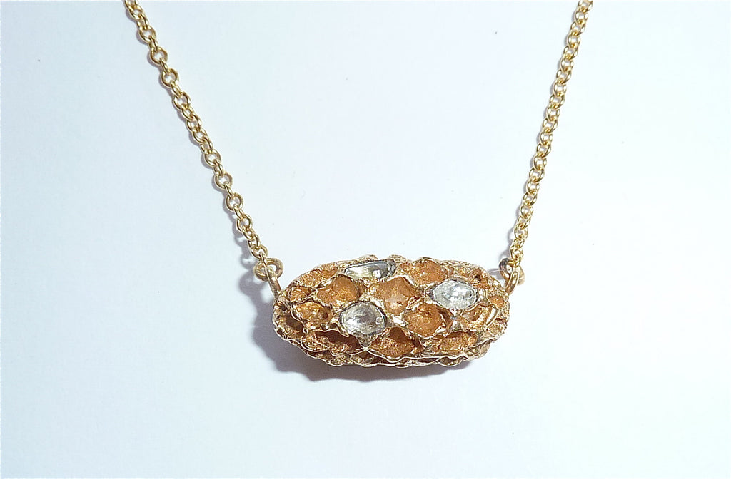 Driftwood pendant with 6 polki diamond necklace